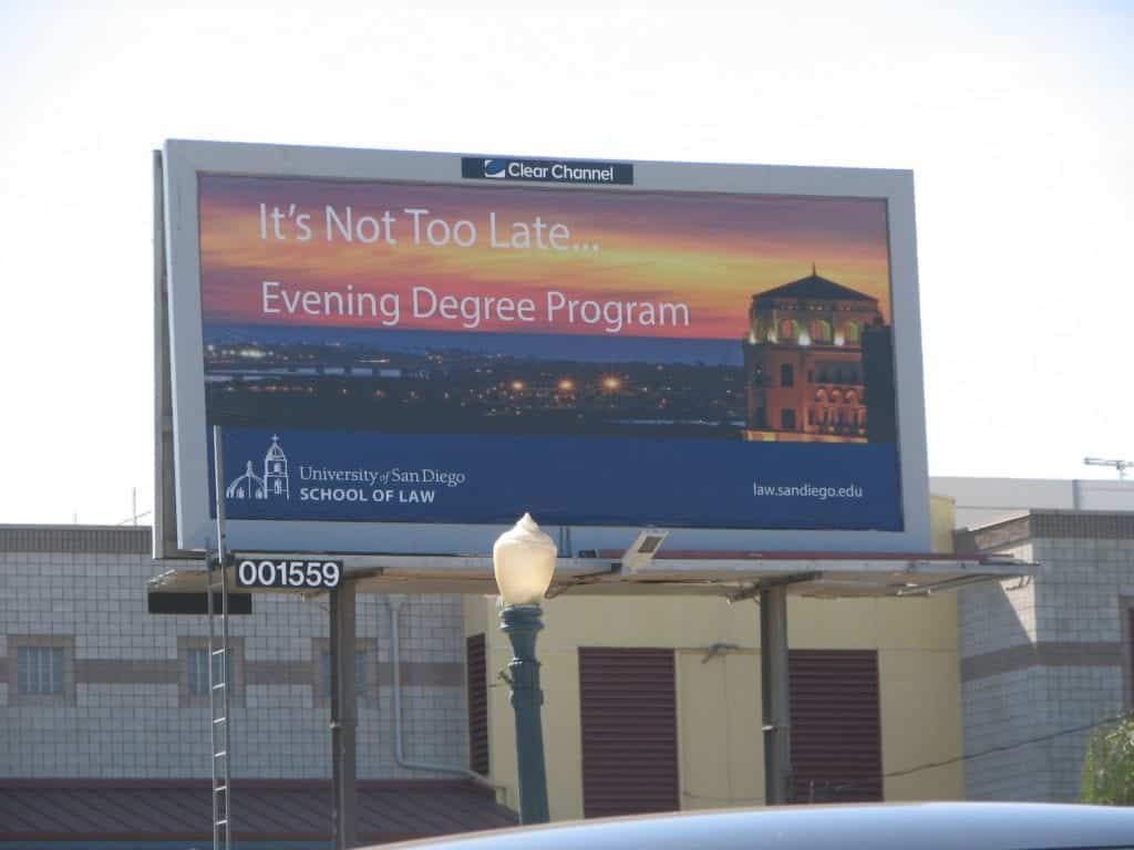 Donación de RJS LAW Billboard a la Facultad de Derecho de la Universidad de San Diego
