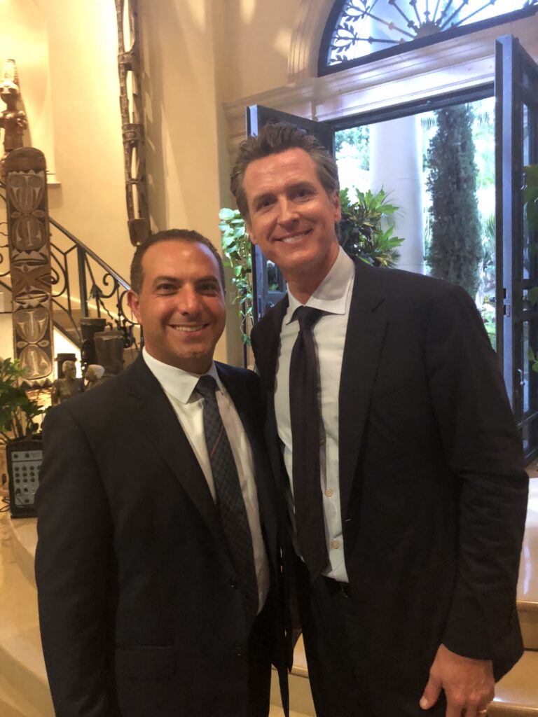 Ronson J. Shamoun y el gobernador de California, Gavin Newsom